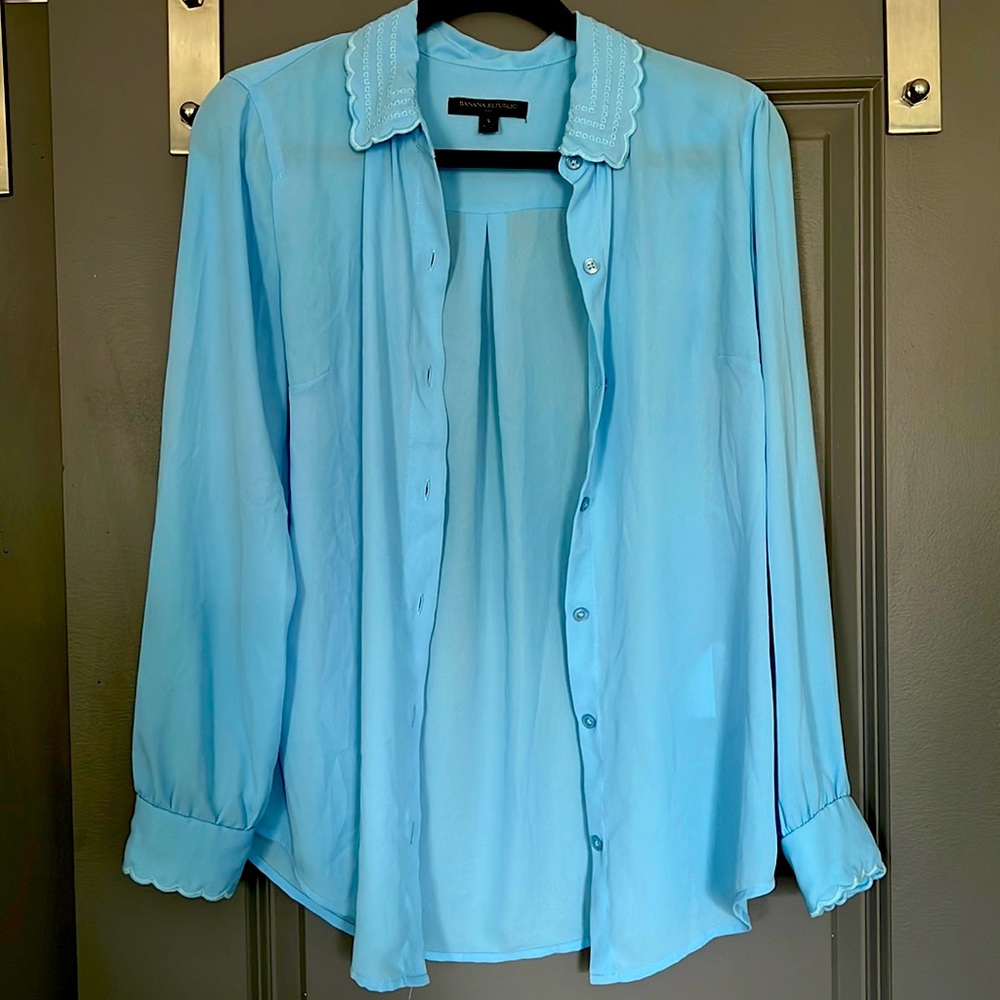 Gently worn Banana Republic blouse.